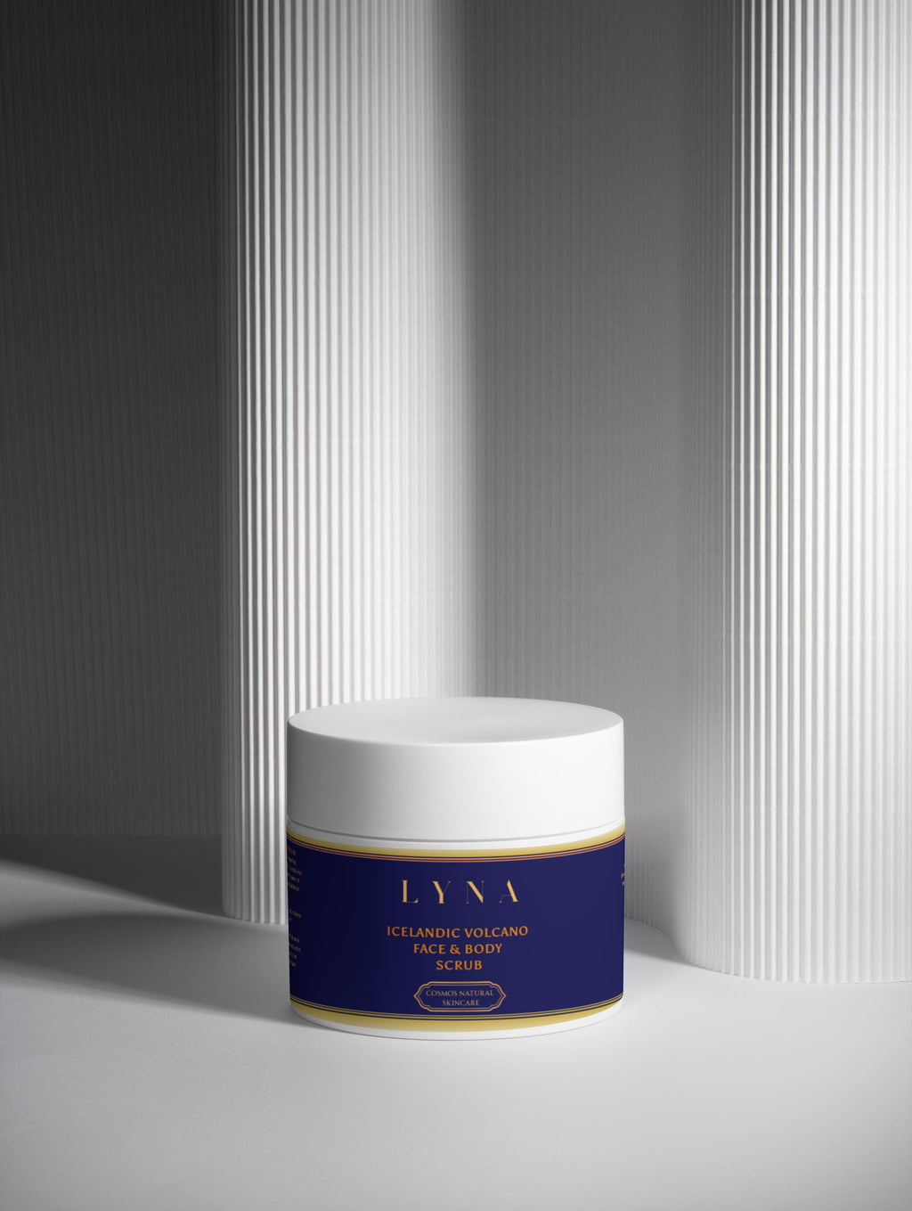 Vulkaanihiekka kuorinta kasvoille ja vartalolle